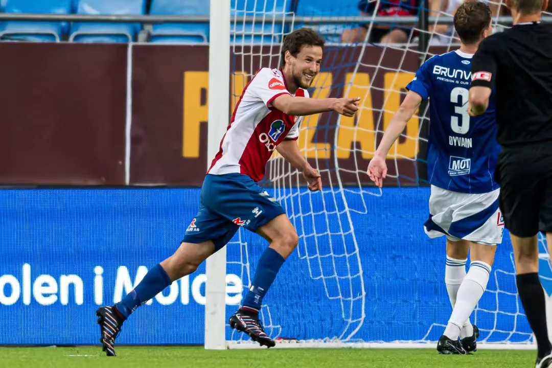 开云平台-包含赛地聚焦：英超关键时刻热度飙升，毕尔巴鄂竞技回应争议，话题不断，心理建设被强调的词条