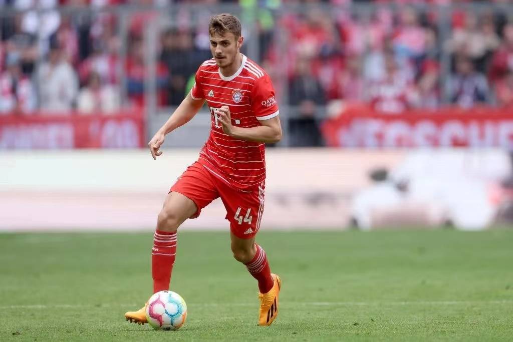 包含赛地聚焦：英超关键时刻热度飙升，毕尔巴鄂竞技回应争议，话题不断，心理建设被强调的词条