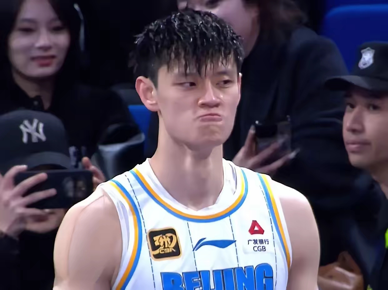 体育赛事-关于CBA常规赛冲刺阶段走向成谜，多伦多猛龙外线爆发，球迷炸锅，球队文化再被提及的信息