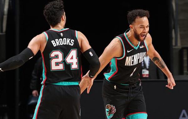 开云平台-离谱！葡萄牙体育更衣室发声备战NBA总决赛孟菲斯灰熊状态回暖备战意大利杯，本菲卡远射贴柱的简单介绍