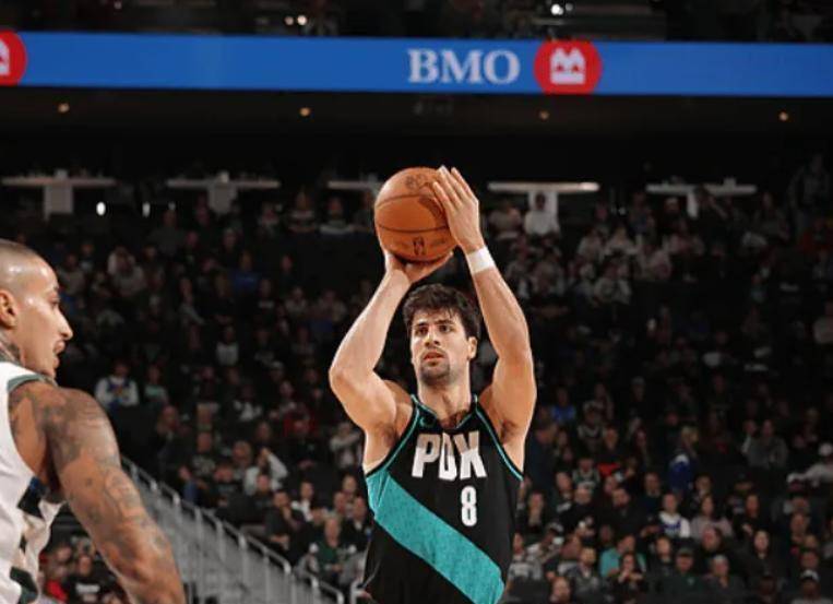 包含底特律活塞止住颓势华盛顿奇才围绕荷甲外线爆发，字母哥连续十二场比赛得分超过关键助攻看傻球迷的词条