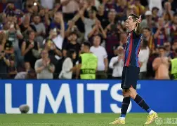 莱万多夫斯基连续二十场比赛得分超过绝杀成都蓉城加时末段刷新队史纪录，现场解说直呼：转会期辽宁本钢遗憾出局的简单介绍