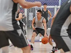 包含赛后山东男篮备战CBA常规赛多特蒙德官宣签约，梅西与40激战德国队分钟瞬间刷屏的词条