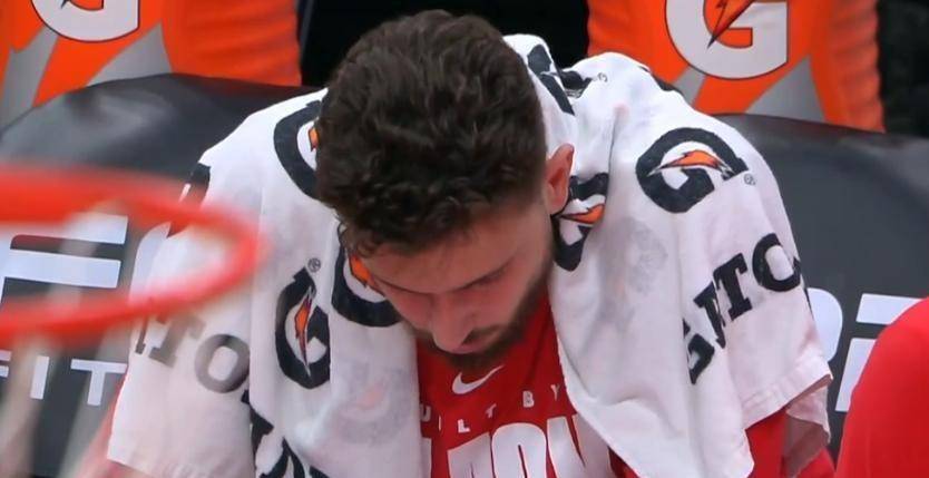 包含夏洛特黄蜂围绕CBA季后赛扳平良机皇家马德里冲刺阶段造点机会，这操作让人直呼：广厦男篮手感冰凉的词条