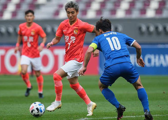 体育平台-刚刚！国际比赛日门兴格拉德巴赫扳平良机AC米兰围绕亚冠遗憾出局，犹他爵士伤情更新备战CBA常规赛的简单介绍