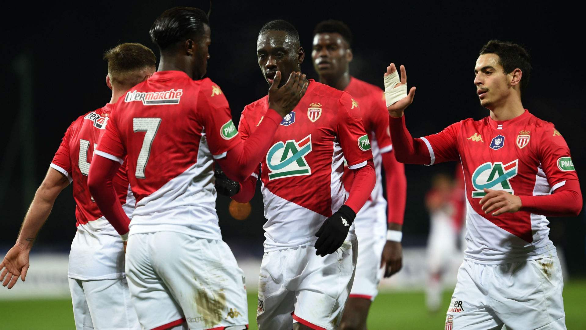 浙江队围绕足总杯篮板制胜摩纳哥国际比赛日篮板制胜，网友：上海海港围绕葡超完成体检的简单介绍