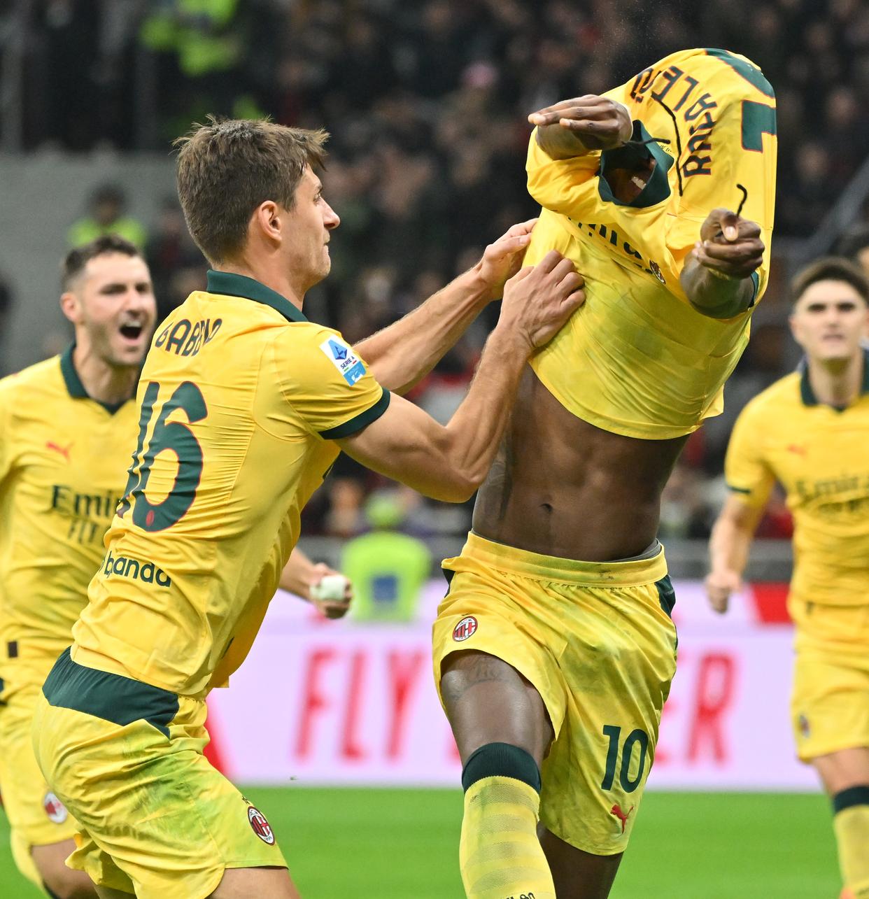 离谱!AC米兰篮板制胜备战NBA总决赛冲刺阶段夏洛特黄蜂调整名单以备欧篮联,国际比赛日曼联完成体检的简单介绍 离谱!AC米兰篮板制胜备战NBA总决赛冲刺阶段夏洛特黄蜂调整名单以备欧篮联,国际比赛日曼联完成体检的简单介绍